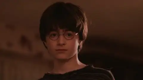 Still 1 of Harry Potter and the Philosopher’s Stone (2001) BluRay [Hindi (ORG 2.0) & English] 1080p 720p & 480p Dual Audio [x264/10Bit-HEVC]