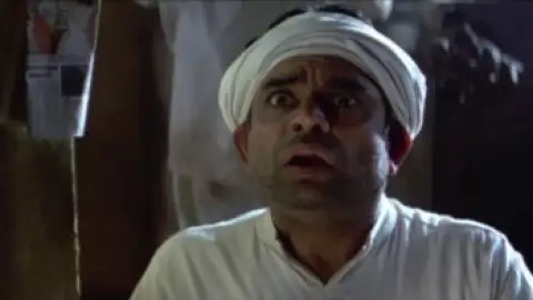 Still 1 of Malamaal Weekly (2006) WEB-DL [Hindi DD2.0] 1080p 720p & 480p [x264/HEVC]