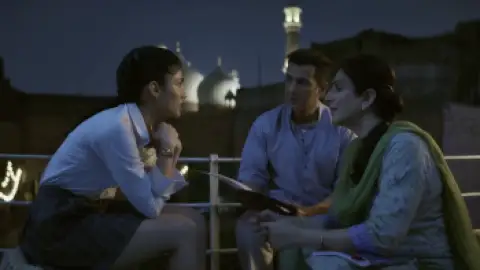 Still 4 of Farrey (2023) WEB-DL [Hindi DD5.1] 4K 1080p 720p & 480p [x264/HEVC]