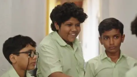 Still 2 of Vaazha: Biopic of a Billion Boys (2024) DS4K WEB-DL [Hindi (DD5.1) & Malayalam] 4K 1080p 720p & 480p Dual Audio [x264/HEVC]