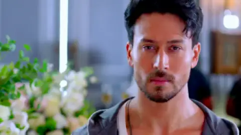 Still 1 of HeroPanti 2 (2022) WEB-DL [Hindi DD5.1] 1080p 720p & 480p [x264/HEVC] HD