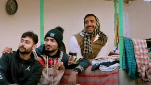 Still 1 of Kuriyan Jawan Bapu Preshaan (2021) WEB-DL [Punjabi DD2.0] 1080p 720p & 480p [x264/HEVC]