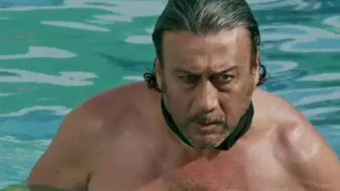 Still 6 of Housefull 3 (2016) BluRay [Hindi DD5.1] 1080p 720p & 480p [x264/HEVC]