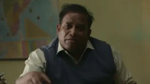 Still 6 of Gram Chikitsalay (Season 1) WEB-DL [Hindi DD5.1] 4K 1080p 720p & 480p [x264/ESubs] | AMZN Series