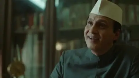 Still 1 of Emergency (2025) WEB-DL [Hindi DD5.1] 4K 1080p 720p & 480p [x264/HEVC] | [NF]