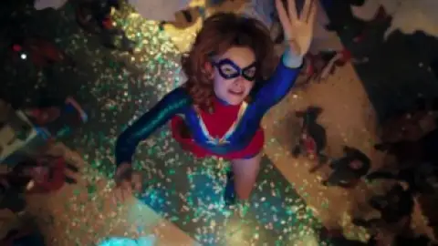 Still 4 of Ms. Marvel (Season 1) WEB-DL [Hindi DD5.1 & English] 1080p 720p 480p Dual Audio [x264/10Bit-HEVC] | DisneyPlus