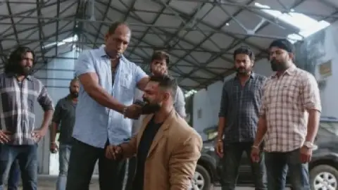 Still 5 of Sangathamizhan (2019) UNCUT WEB-DL [Hindi (ORG 5.1) & Tamil] 4K 1080p 720p & 480p Dual Audio [x264/HEVC]