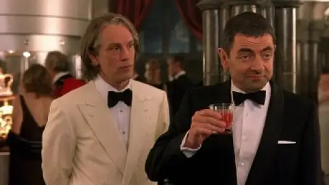 Still 3 of Johnny English (2003) BluRay [Hindi (ORG 5.1) & English] 1080p 720p & 480p [x264/10Bit-HEVC]