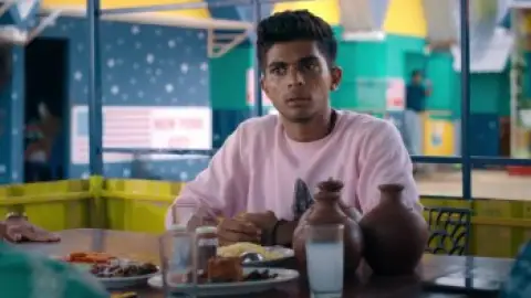 Still 1 of Alappuzha Gymkhana (2025) DS4K WEB-DL [Hindi (DD5.1) & Malayalam] 4K 1080p 720p & 480p Dual Audio [x264/10Bit-HEVC]