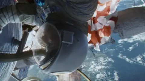 Still 4 of Gravity (2013) BluRay [Hindi (DD5.1) & English] 1080p 720p & 480p [x264/10Bit-HEVC]