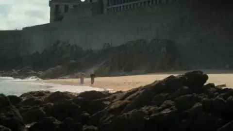 Still 3 of All the Light We Cannot See (Season 1) WEB-DL [Hindi (ORG 5.1) & English] 1080p & 720p [10Bit HEVC/ESubs] | [ALL Episodes] | NF Series