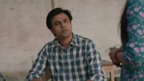 Still 1 of Panchayat (Season 4) WEB-DL [Hindi DD5.1] 4K 1080p 720p & 480p [x264/HEVC] HD | ALL Episodes [PrimeVideo Series]