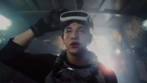 Still 3 of Ready Player One (2018) BluRay [Hindi (ORG 2.0) + English] 4K 1080p 720p & 480p Dual Audio [x264/10Bit-HEVC]