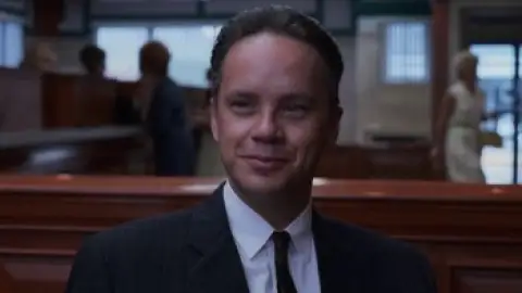 Still 5 of The Shawshank Redemption (1994) BluRay [Hindi (ORG 2.0) & English] 4K 1080p 720p & 480p Dual Audio [x264/10Bit-HEVC]