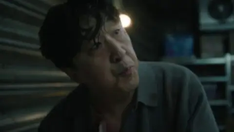 Still 5 of Mad Concrete Dreams (Season 1) WEB-DL [Hindi (DD2.0) & Korean] 1080p 720p & 480p Dual Audio [x264/10Bit-HEVC] | NF Series