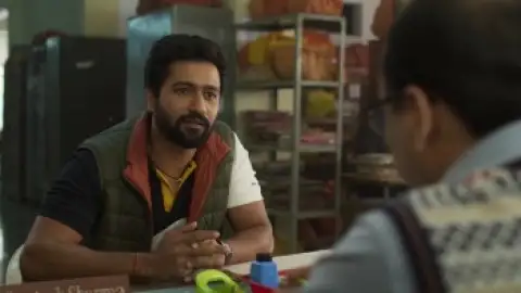 Still 8 of Zara Hatke Zara Bachke (2023) WEB-DL [Hindi DD5.1] 4K 1080p 720p & 480p [x264/HEVC]