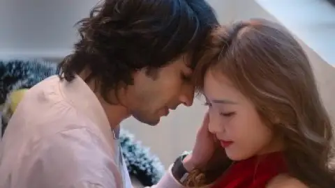 Still 4 of Love in Vietnam (2025) WEB-DL [Hindi DD5.1] 1080p 720p & 480p [x264/HEVC]