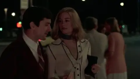 Still 4 of Taxi Driver (1976) BluRay [Hindi (DD5.1) & English] 4K 1080p 720p & 480p Dual Audio [x264/10Bit-HEVC]