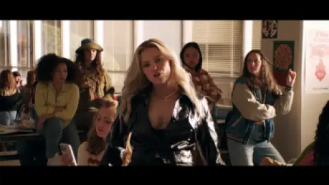 Still 1 of Mean Girls (2024) WEB-DL [Hindi (ORG 5.1) + English] 1080p 720p & 480p Dual Audio [x264/10Bit-HEVC]
