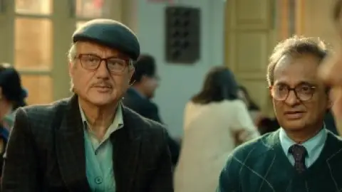 Still 8 of Metro… In Dino (2025) WEB-DL [Hindi DD5.1] 4K 1080p 720p & 480p [x264/HEVC]