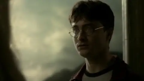 Still 6 of Harry Potter and the Half-Blood Prince (2009) BluRay [Hindi (ORG 5.1) & English] 1080p 720p & 480p [x264/10Bit-HEVC]