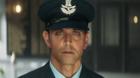 Still 5 of Fighter (2024) WEB-DL [Hindi DD5.1] 1080p 720p & 480p [x264/HEVC]