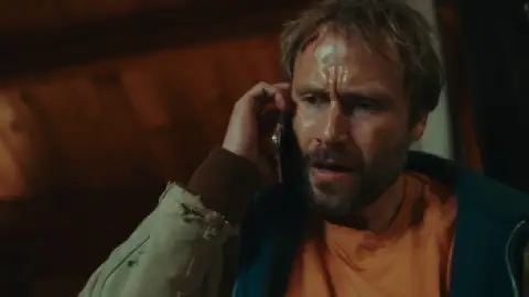 Still 4 of Sleeping Dog (Season 1) WEB-DL [Hindi 5.1 & English] 1080p 720p & 480p [x264/HEVC] | [ALL Episodes] NF Series