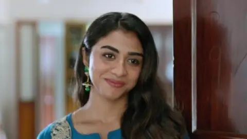 Still 4 of Madhuvidhu (2026) DS4K WEB-DL [Hindi (DD5.1) & Malayalam] 4K 1080p 720p & 480p Dual Audio [x264/10Bit-HEVC]