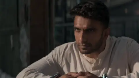 Still 2 of Dhurandhar: The Revenge (2026) DS4K WEB-DL [Hindi DD5.1] 4K 1080p 720p & 480p [x264/10Bit-HEVC] | [Raw & UnDekha]