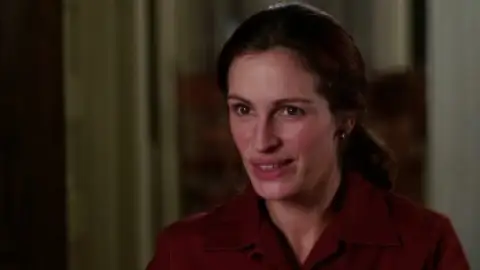 Still 2 of Mona Lisa Smile (2003) BluRay [Hindi (ORG 5.1) & English] 1080p 720p & 480p Dual Audio [x264/10Bit-HEVC]
