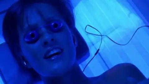 Still 1 of Final Destination 3 (2006) BluRay [Hindi (ORG 5.1) & English] 1080p 720p & 480p Dual Audio [x264/ESubs]