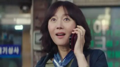 Still 1 of Life Is Beautiful (2022) BluRay [Hindi (ORG 2.0) & Korean] 1080p 720p & 480p Dual Audio [x264/10Bit-HEVC]