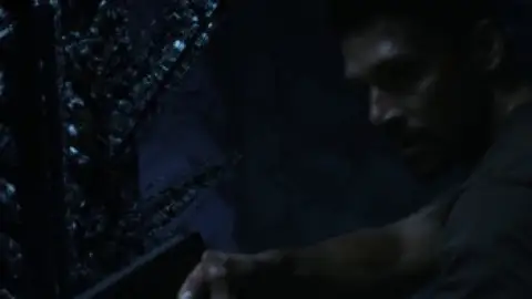 Still 6 of Beyond Skyline (2017) BluRay [Hindi (DD2.0) & English] 1080p 720p & 480p Dual Audio [x264/10Bit-HEVC]