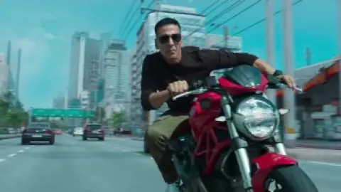Still 5 of Sooryavanshi (2021) WEB-DL [Hindi DD5.1] 1080p 720p & 480p [x264/HEVC]