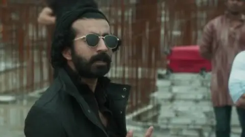Still 5 of Cobra (2022) UNCUT WEB-DL [Hindi (DD5.1) & Tamil] 4K 1080p 720p & 480p Dual Audio [x264/10Bit-HEVC]