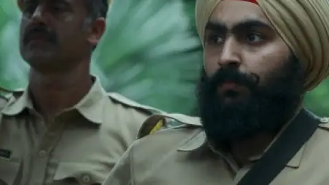 Still 8 of Emergency (2025) WEB-DL [Hindi DD5.1] 4K 1080p 720p & 480p [x264/HEVC] | [NF]