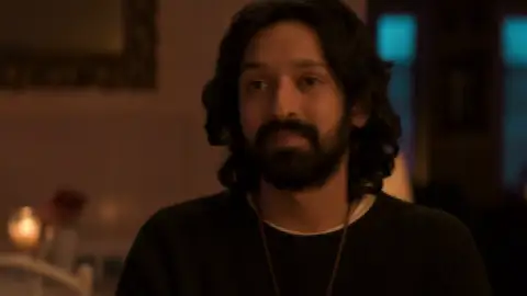 Still 7 of Aankhon Ki Gustaakhiyan (2025) WEB-DL [Hindi DD5.1] 4K 1080p 720p & 480p [x264/HEVC]