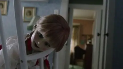 Still 1 of Annabelle (2014) BluRay [Hindi (ORG 5.1) & English] 1080p 720p & 480p Dual Audio [x264/ESubs]