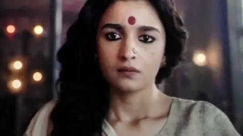 Still 1 of Gangubai Kathiawadi (2022) Hindi HDCAM 1080p 720p & 480p x264 [HD-CamRip]