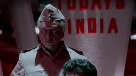 Still 5 of iNDiAN (1996) REMASTERED WEB-DL [Hindi DD2.0] 1080p 720p & 480p [x264/HEVC] | [Hindustani]