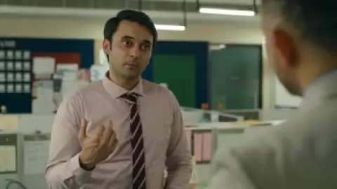 Still 2 of Sapne Vs Everyone (Season 1) WEB-DL [Hindi DD5.1] 4K 1080p 720p & 480p [x264/HEVC] HD | ALL Episodes [PrimeVideo Series]
