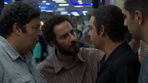 Still 4 of Leila’s Brothers (2022) BluRay [Hindi (ORG 5.1) + Persian] 1080p 720p & 480p Dual Audio [x264/10Bit-HEVC]