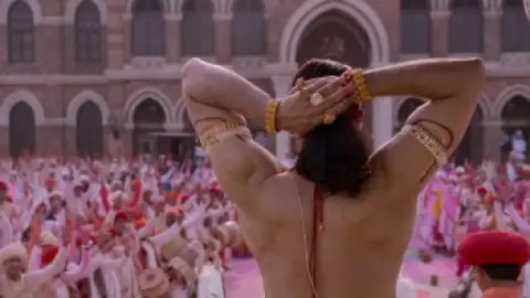 Still 7 of Maharaj (2024) WEB-DL [Hindi DD5.1] 1080p 720p & 480p [x264/HEVC]