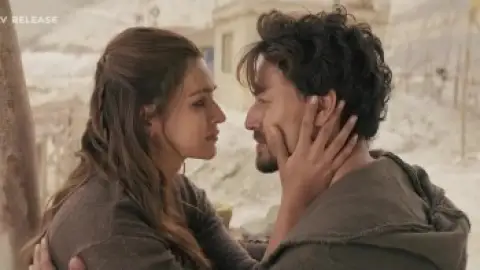 Still 5 of Ganapath (2023) HDTV Hindi (ORG 2.0) 1080p 720p & 480p [x264/HEVC] | [No-Ads]