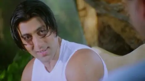 Still 1 of Tere Naam (2003) BluRay [Hindi DD5.1] 1080p 720p & 480p [x264/HEVC]