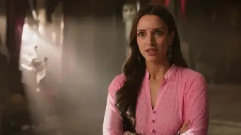 Still 2 of Bhool Bhulaiyaa 3 (2024) WEB-DL [Hindi DD5.1] 4K 1080p 720p & 480p [x264/10Bit-HEVC]
