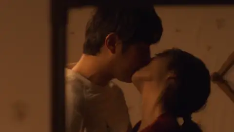 Still 4 of Deep Trap (2015) BluRay [Hindi (ORG 5.1) + Korean] 1080p 720p & 480p Dual Audio [x264/ESubs]