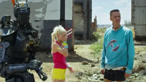 Still 4 of Chappie (2015) BluRay Dual Audio [Hindi DD5.1 & English] 1080p / 720p / 480p x264 HD
