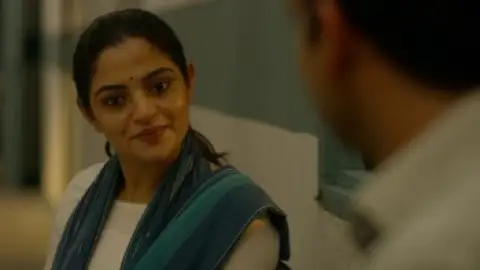 Still 2 of Por Thozhil (2023) DS4K WEB-DL [Hindi (DD5.1) & Tamil] 4K 1080p 720p & 480p Dual Audio [x264/HEVC]