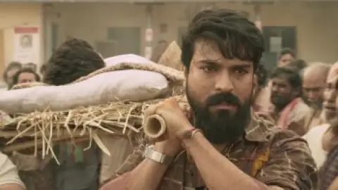 Still 7 of Rangasthalam (2018) UNCUT DS4K WEB-DL [Hindi (DD5.1) & Telugu] 4K 1080p 720p & 480p Dual Audio [x264/10Bit-HEVC]